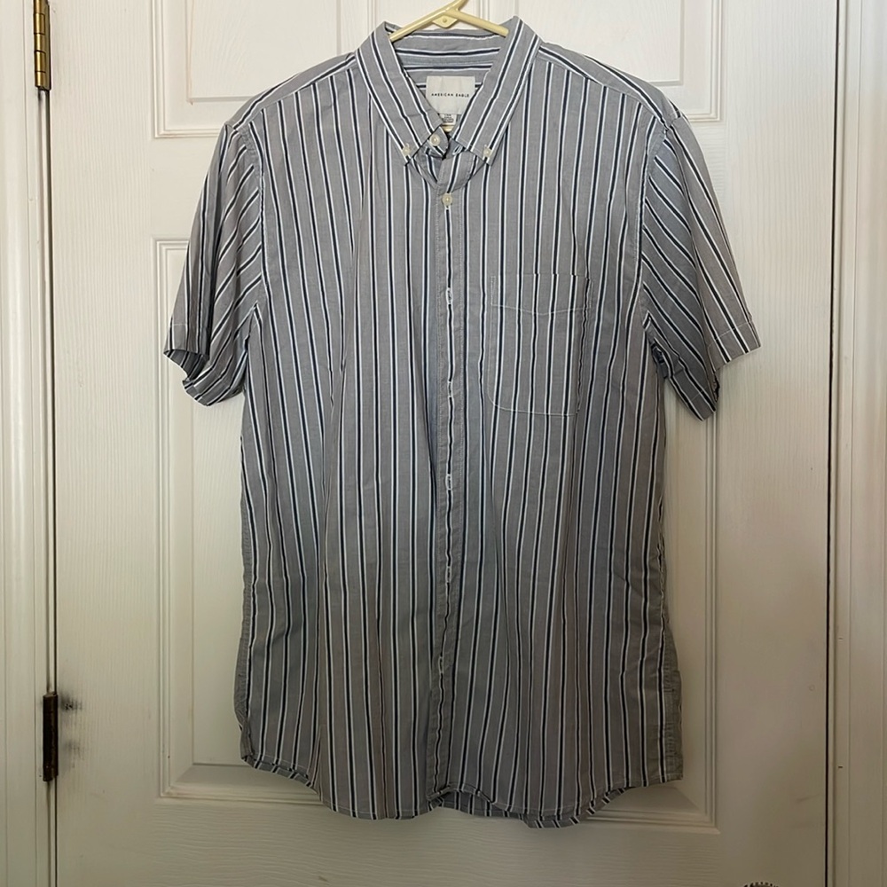 American Eagle men’s button down shirt